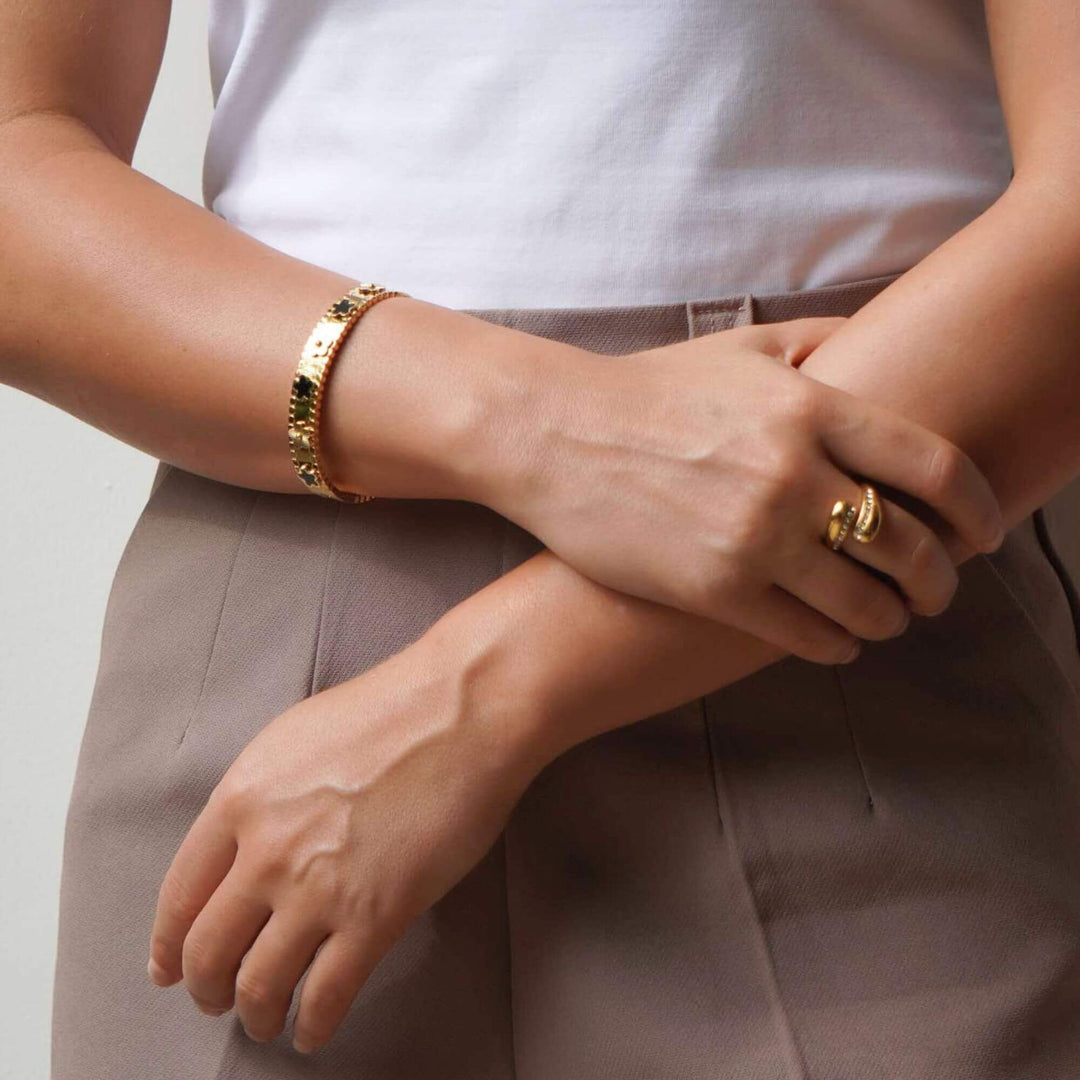 Bella Five Clover Colour Solid Bangle