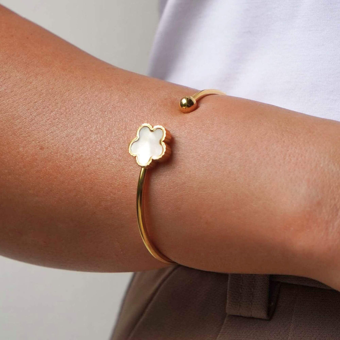 Cia Five Leaf Clover Adjustable Solid Bangle