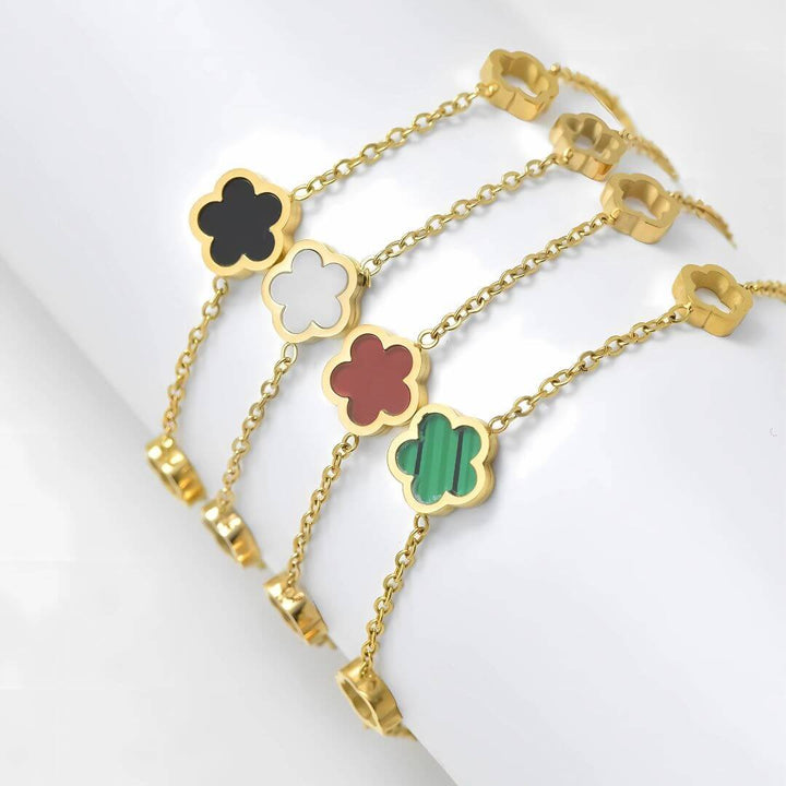 Five Clover Pendant Bracelet